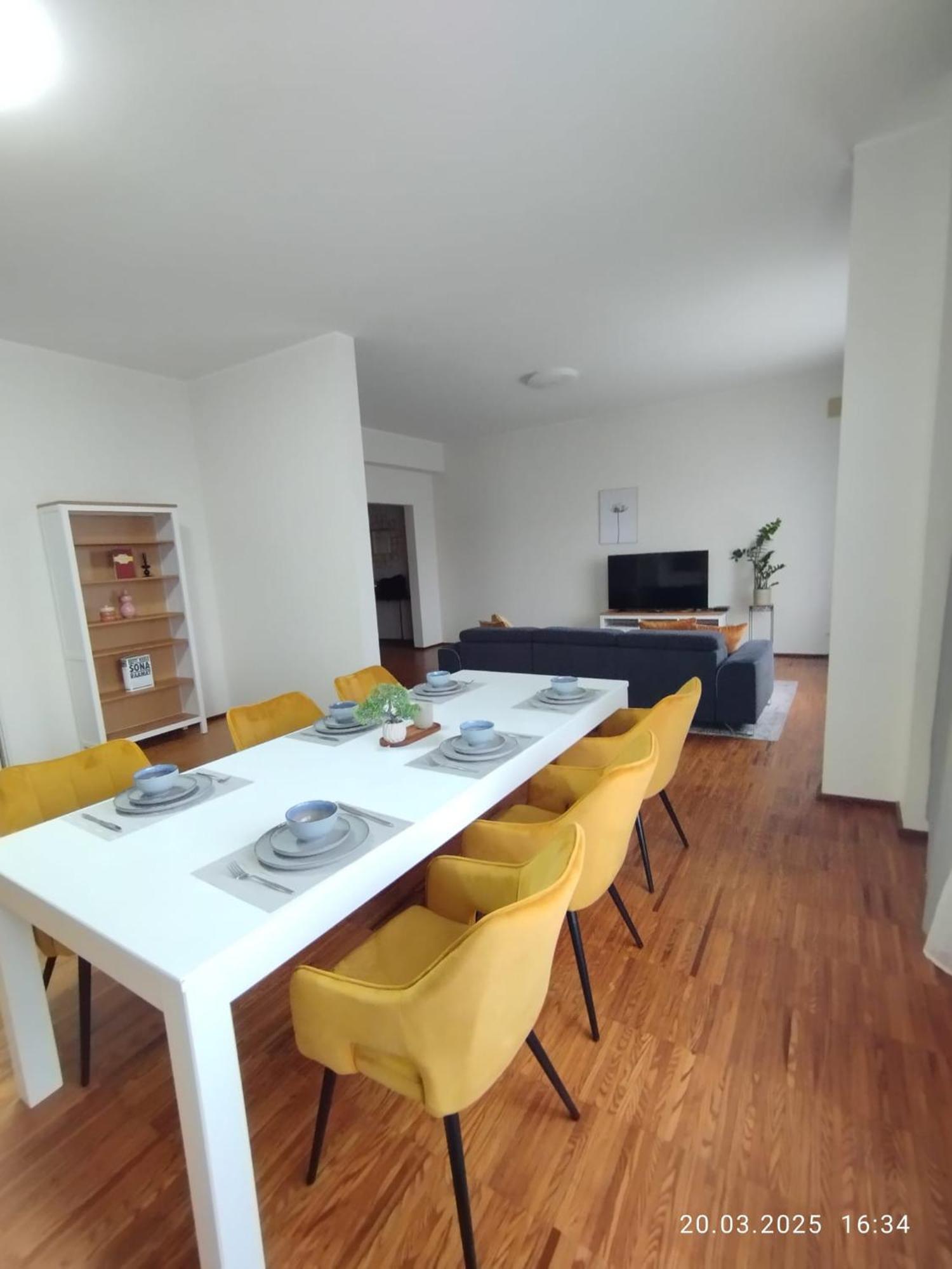 Apartment Operatheater View 2bd For 8 Tallinn